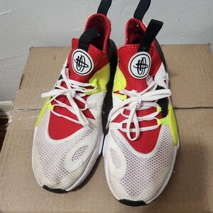Men Red and Yellow Athletic Shoes